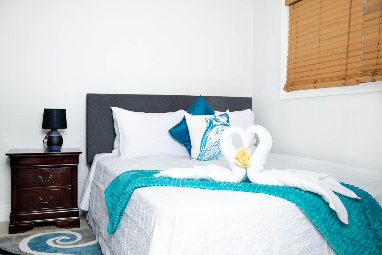 Sheer Bliss Beachview Apt #2 George Town Exterior photo